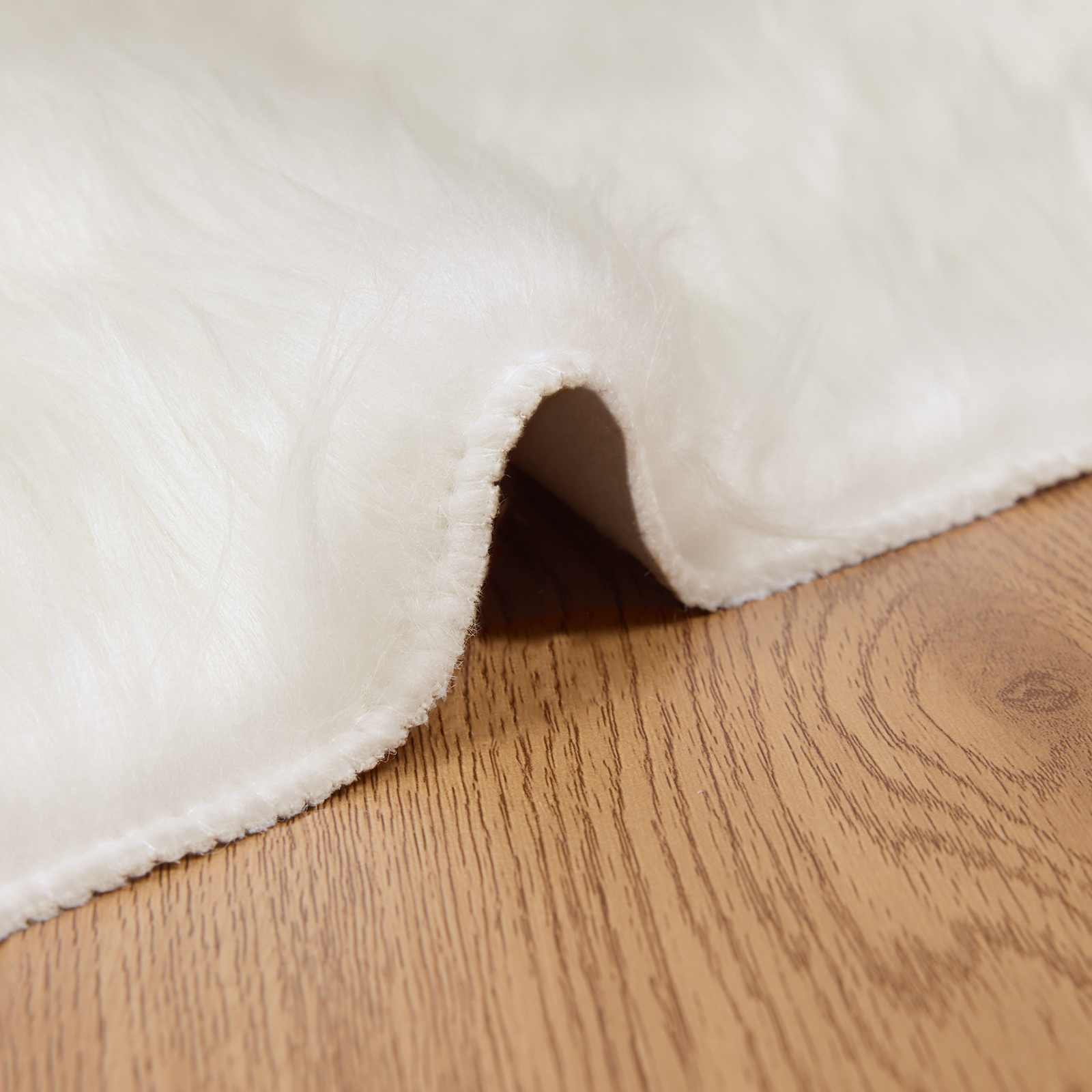 Tappeto in finta TAFALLA Bianco 240 x 240 cm Poliestere