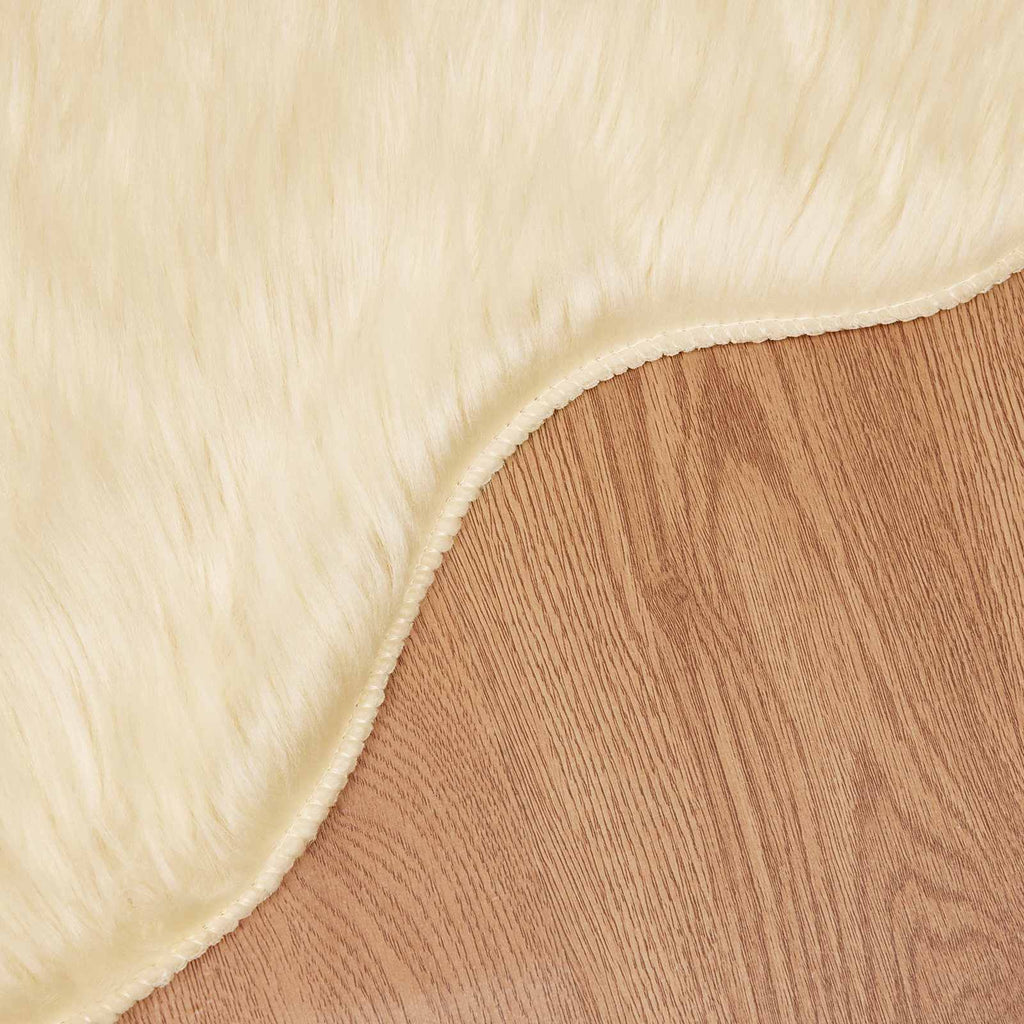 Tappeto in finta TAFALLA Crema 60 x 90 cm Poliestere