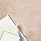 Tappeto antiscivolo in sintetica di coniglio OLITE Tortora